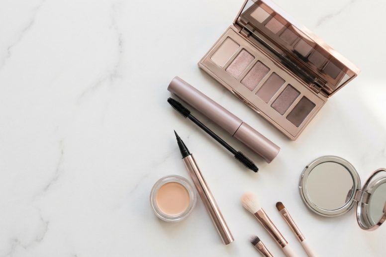 The Best Eye Makeup Products for Women in Their 30s